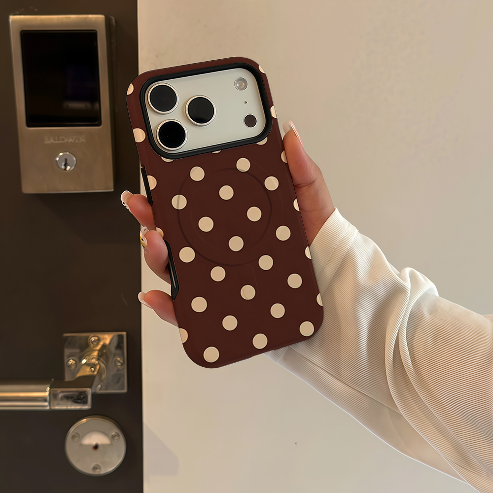 جراب هاتف بني بيج منقط بتصميم  - مراجعة Apple Iphone 15 وسعره
